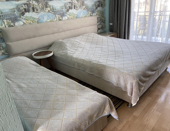 Номер стандарт семейный с 1 двуспальной кроватью (с полупансионом) - Отель «Лаванда» Гагра